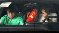 极客的浪漫就是邀你去车里看个球？ 如此